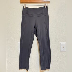 Women’s lululemon 3/4 leggings in grey size 4